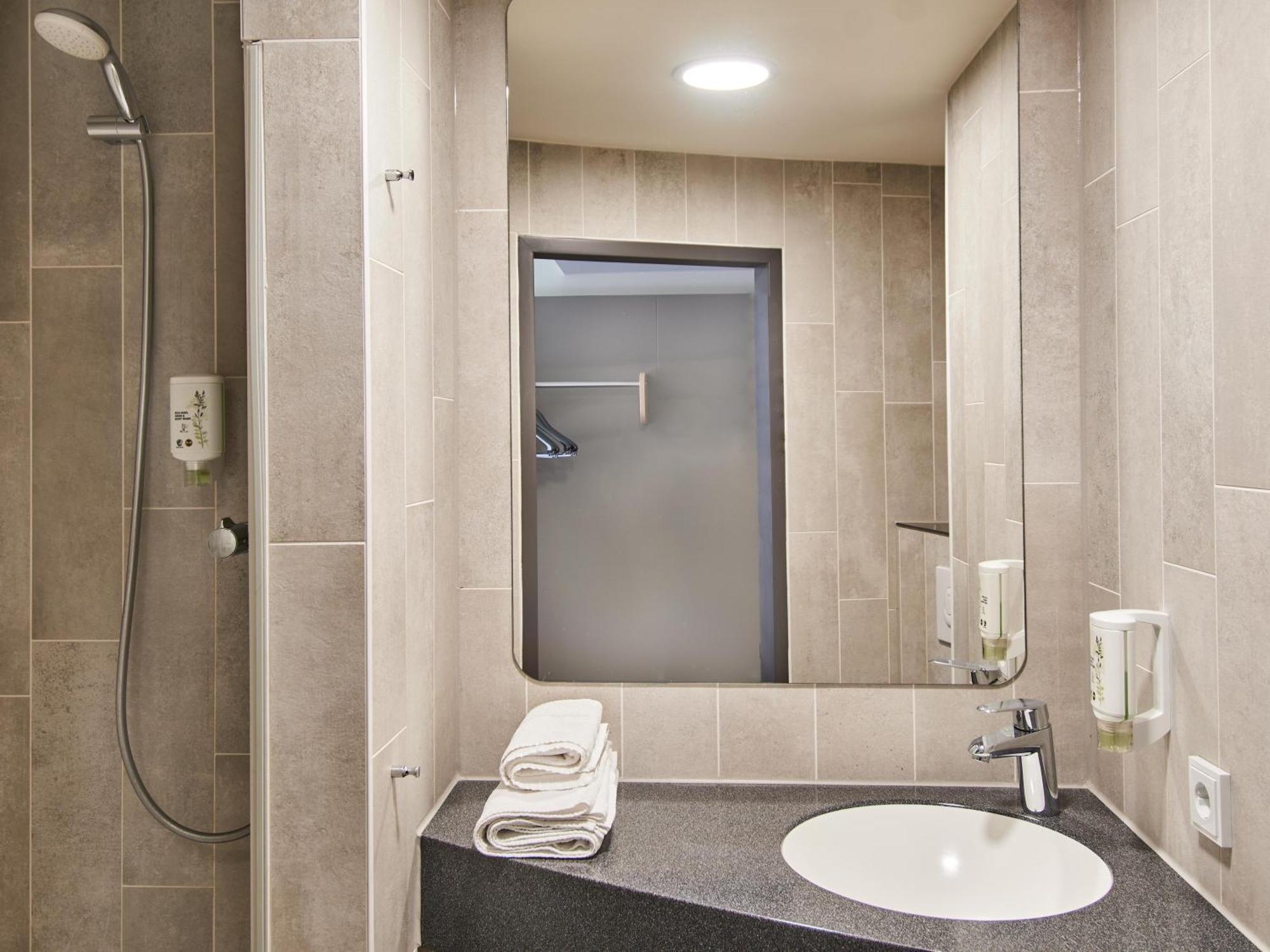 B&B Hotel Frankfurt-West Eschborn Ngoại thất bức ảnh